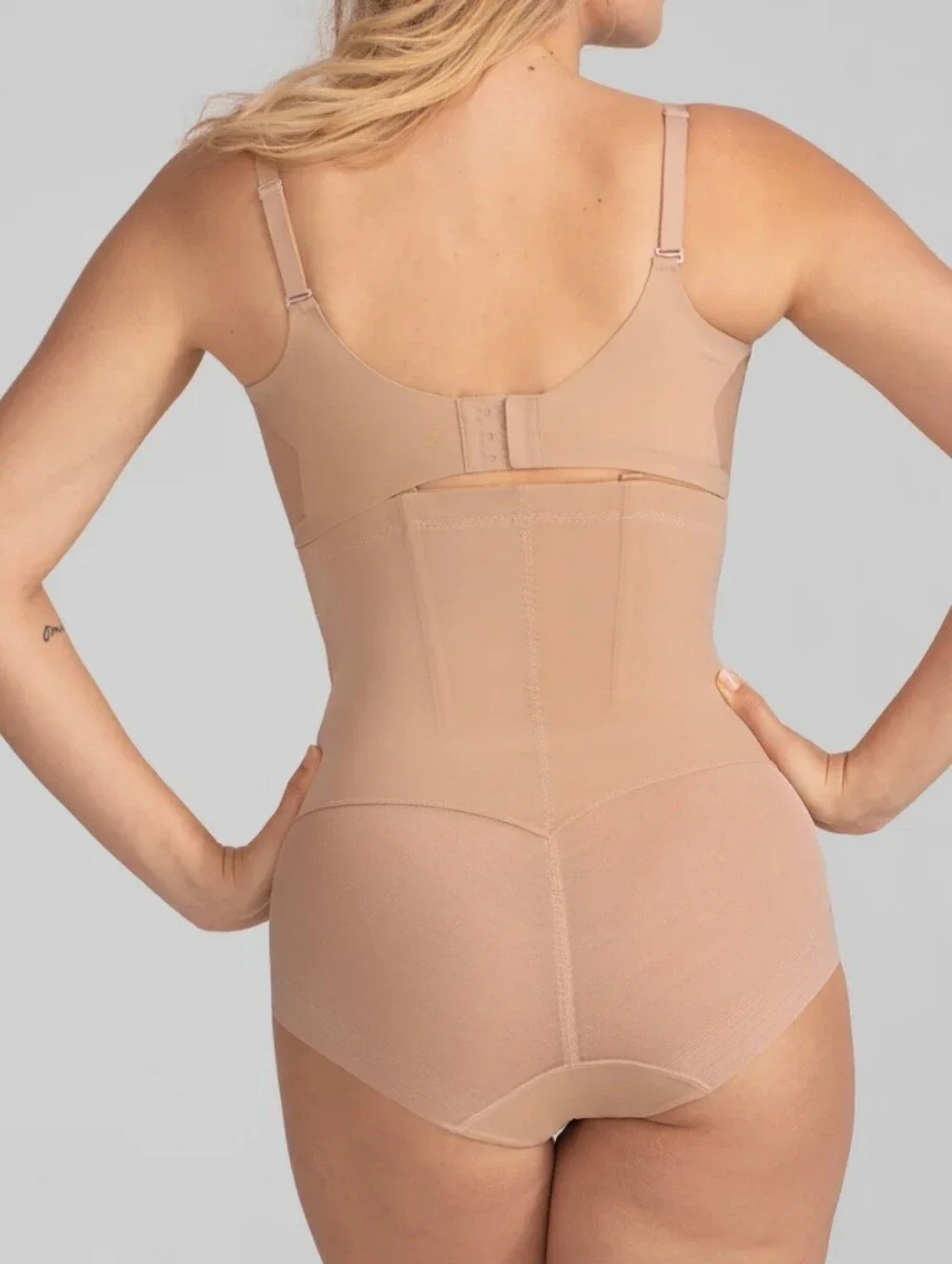 NWOT Honeylove SuperPower Brief Sand Nude No-Dig Shaperwear Size Large